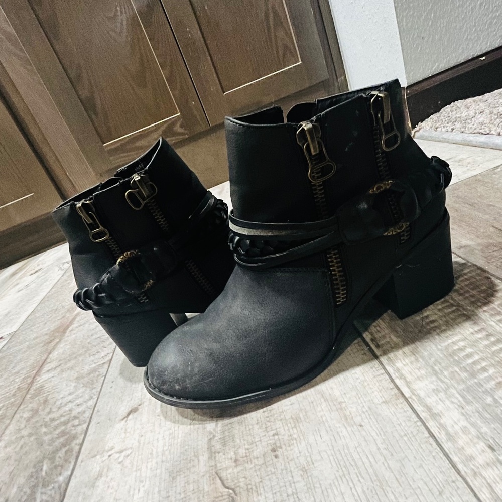 Not Rated Black and Gold Boots